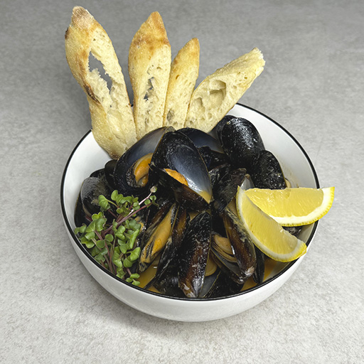 Мидии Том ям