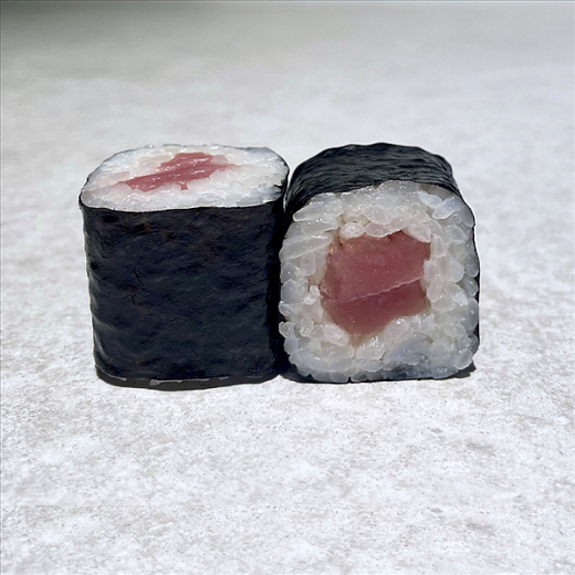 Ролл с тунцом