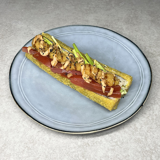 Хот-дог с крабом и креветкой темпура